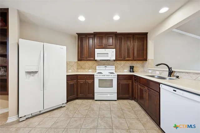 $2,000 | 1135 Twisted Oak Court, Canyon Lake, TX 78133