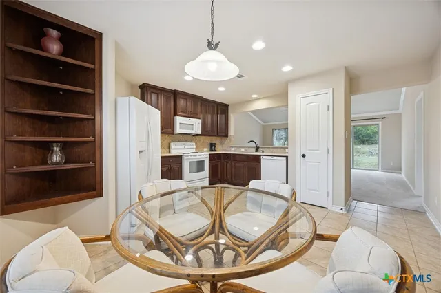 $2,000 | 1135 Twisted Oak Court, Canyon Lake, TX 78133