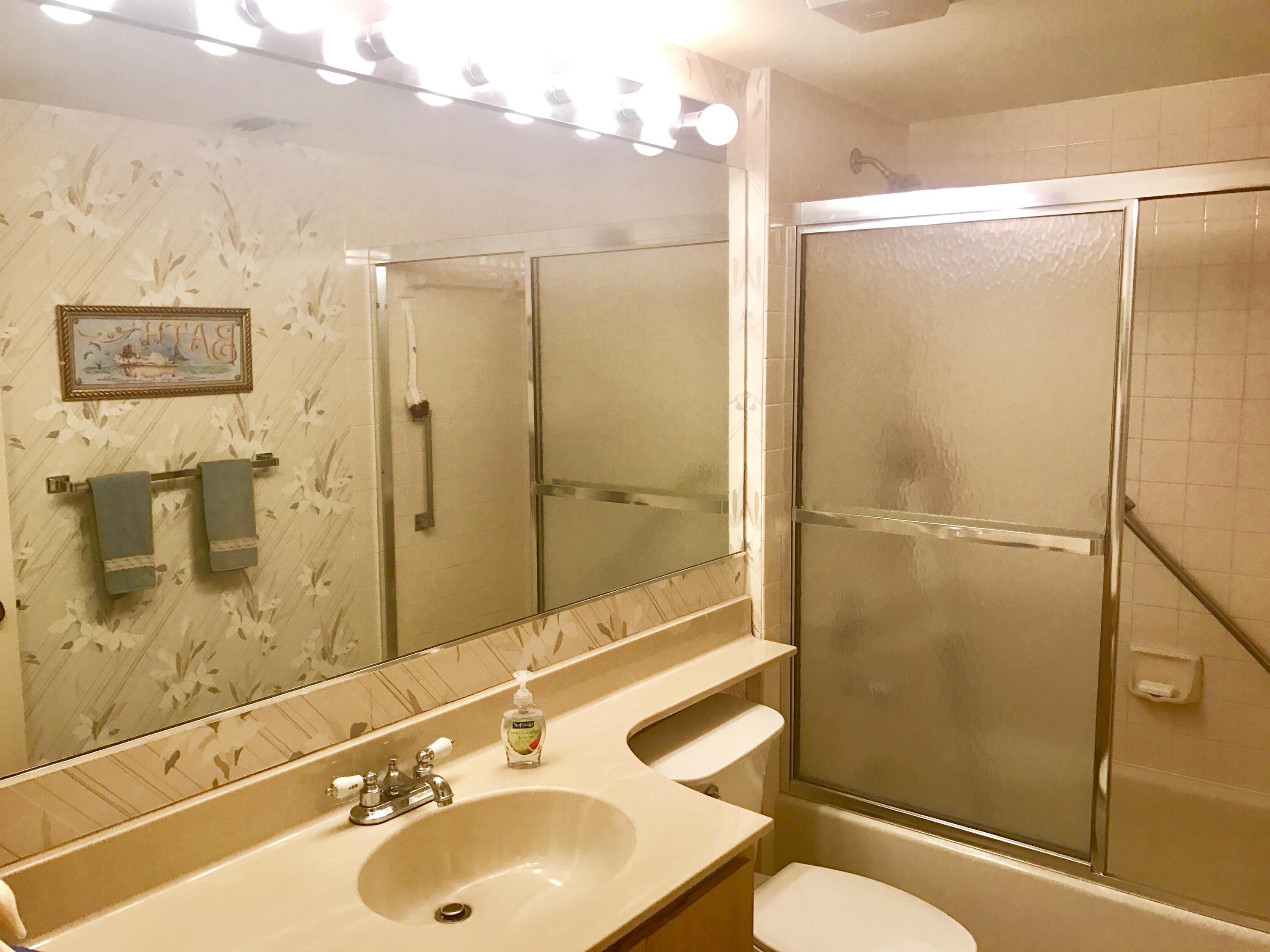 1101 Seafarer Circle, Unit 204 Jupiter, FL 33477 - Photo 14 of 18 1101 Seafarer 204 Guest Bath