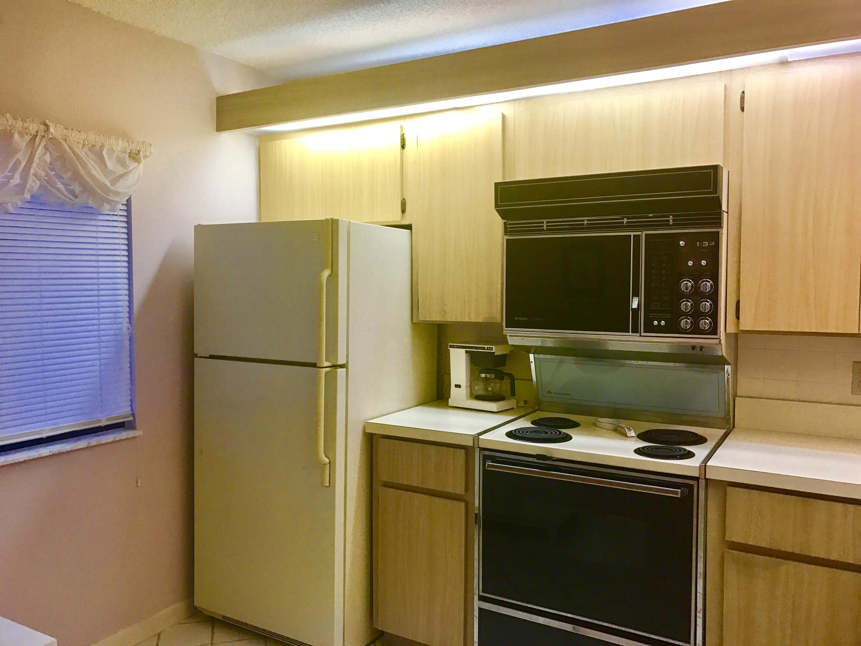 1101 Seafarer Circle, Unit 204 Jupiter, FL 33477 - Photo 9 of 18 1101 Seafarer 204 kitchen
