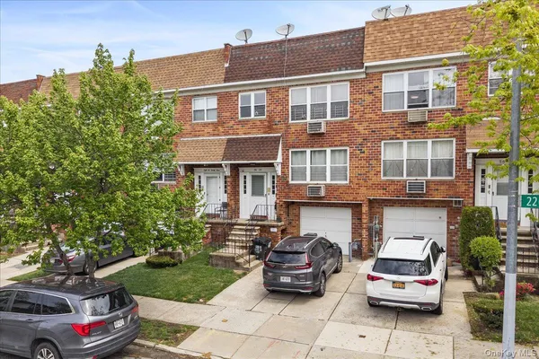 $3,250 | 56-25 226th Street, Unit 3 | Bayside