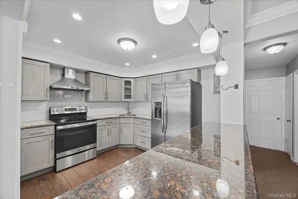 $3,250 | 56-25 226th Street, Unit 3 | Bayside