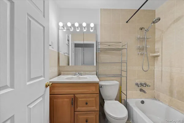 $3,250 | 56-25 226th Street, Unit 3 | Bayside