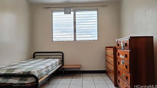 $300,000 | 1325 North School Street, Unit C323, Honolulu, HI 96817