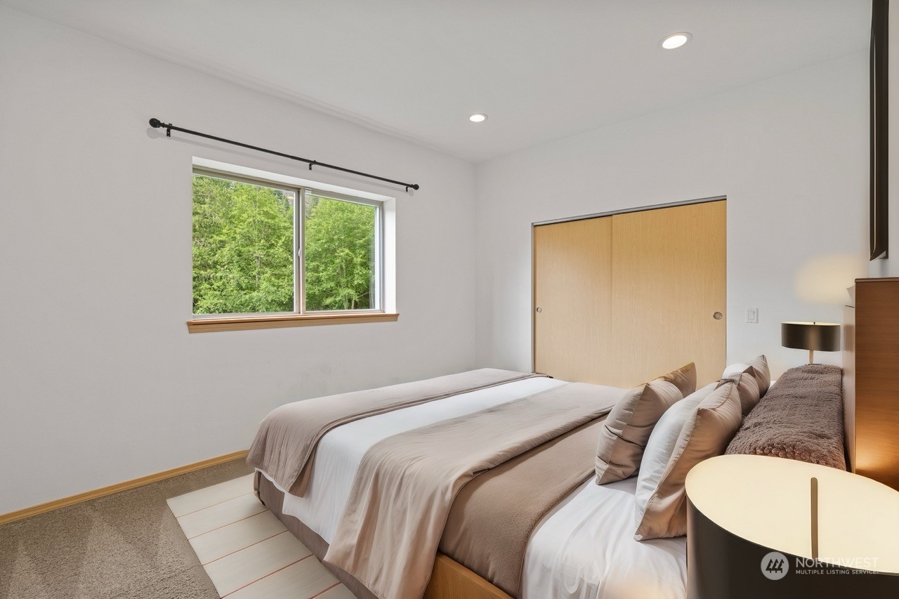 12335 Upper Preston Road Southeast Issaquah, WA 98027 - Photo 25 of 38 Gallery Image 25