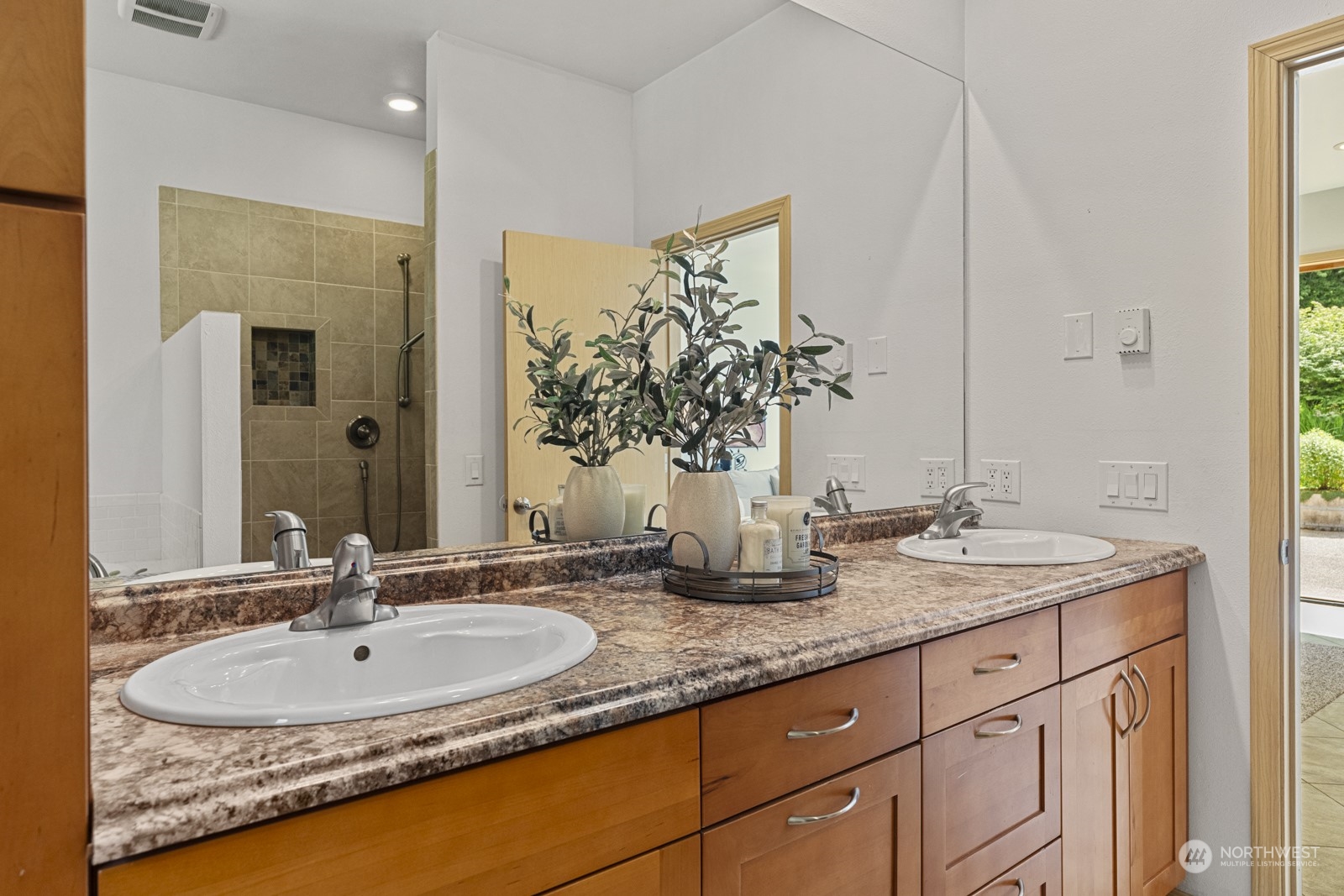 12335 Upper Preston Road Southeast Issaquah, WA 98027 - Photo 28 of 38 Gallery Image 28