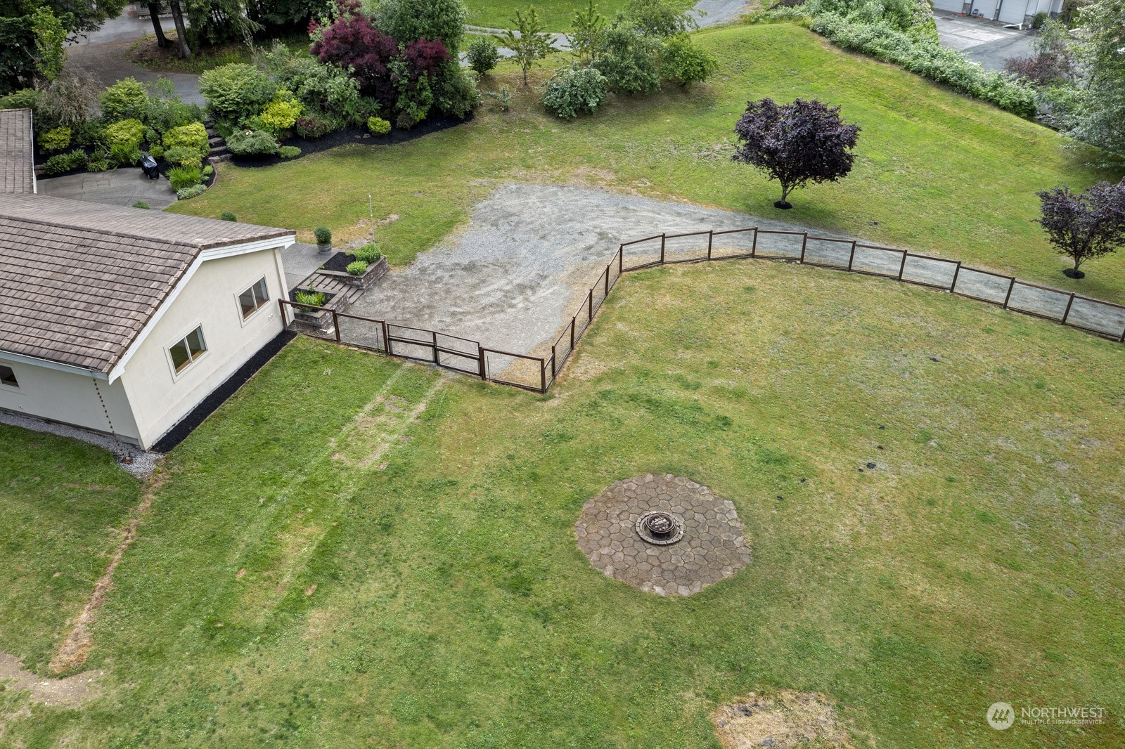 12335 Upper Preston Road Southeast Issaquah, WA 98027 - Photo 33 of 38 Gallery Image 33