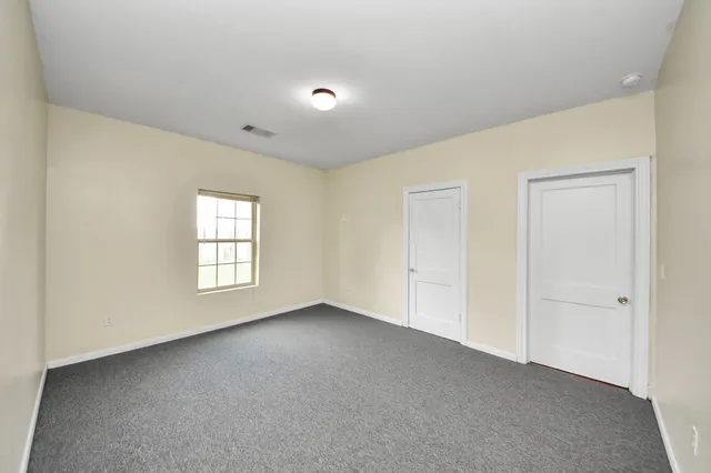 $1,600 | 909 South Victory Drive, Houston, TX 77088