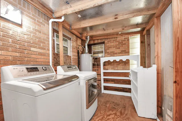 $1,600 | 909 South Victory Drive, Houston, TX 77088