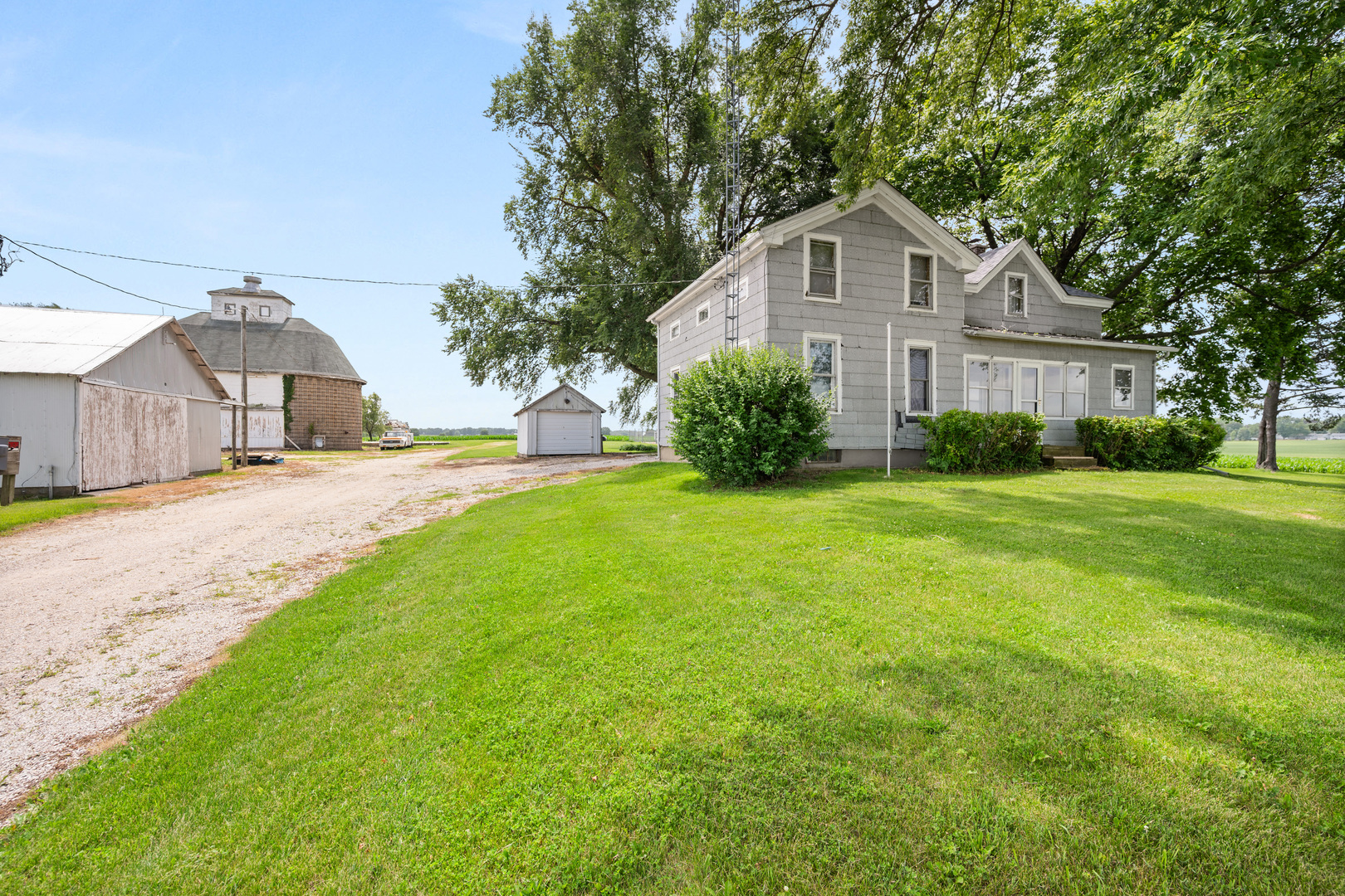 14286 Highway 72 Genoa, IL 60135 - Photo 1 of 33