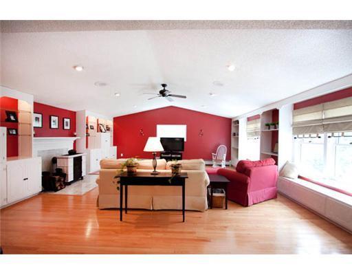 316 Gray Road North Yarmouth, ME 04097 - Photo 5 of 25 Living Room. Livingrom with many...