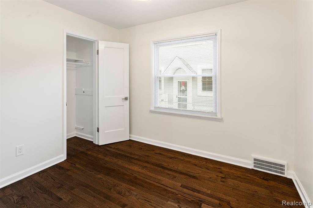 1609 Columbia Road Berkley, MI 48072 - Photo 18 of 28 Gallery Image 18
