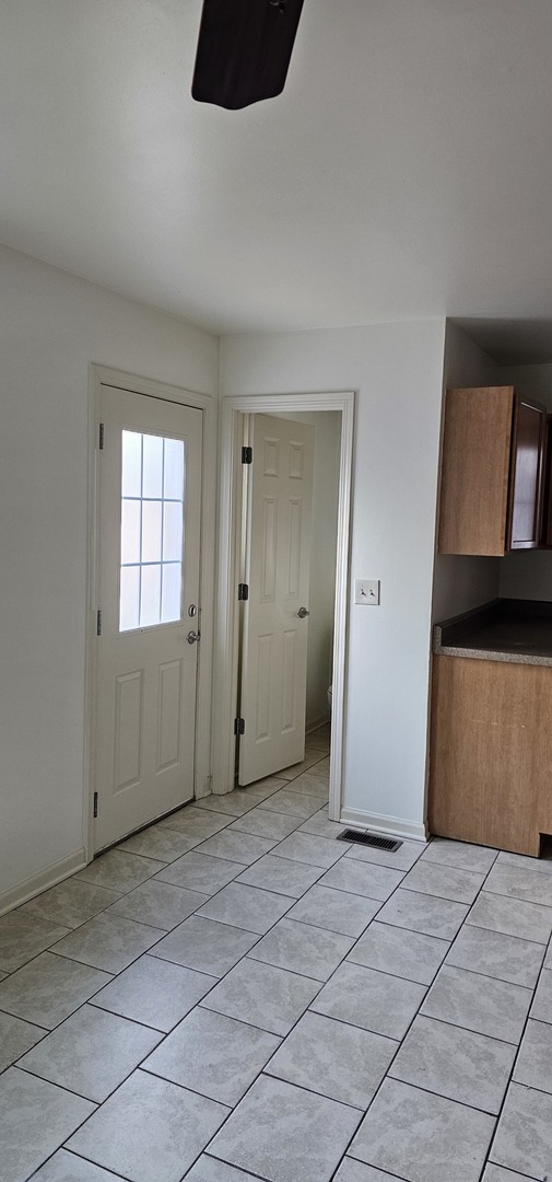 833 Village Quarter Road, Unit THC West Dundee, IL 60118 - Photo 8 of 20