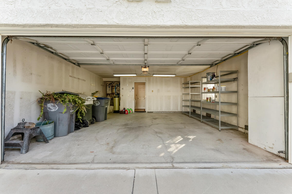 2110 Bermuda Dunes Place Oxnard, CA 93036 - Photo 16 of 43 a view of a garage