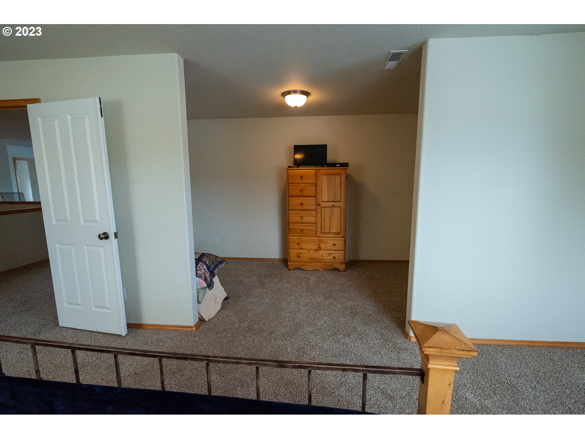 23891 Southwest Middleton Road Sherwood, OR 97140 - Photo 13 of 31 a view of entryway with furniture