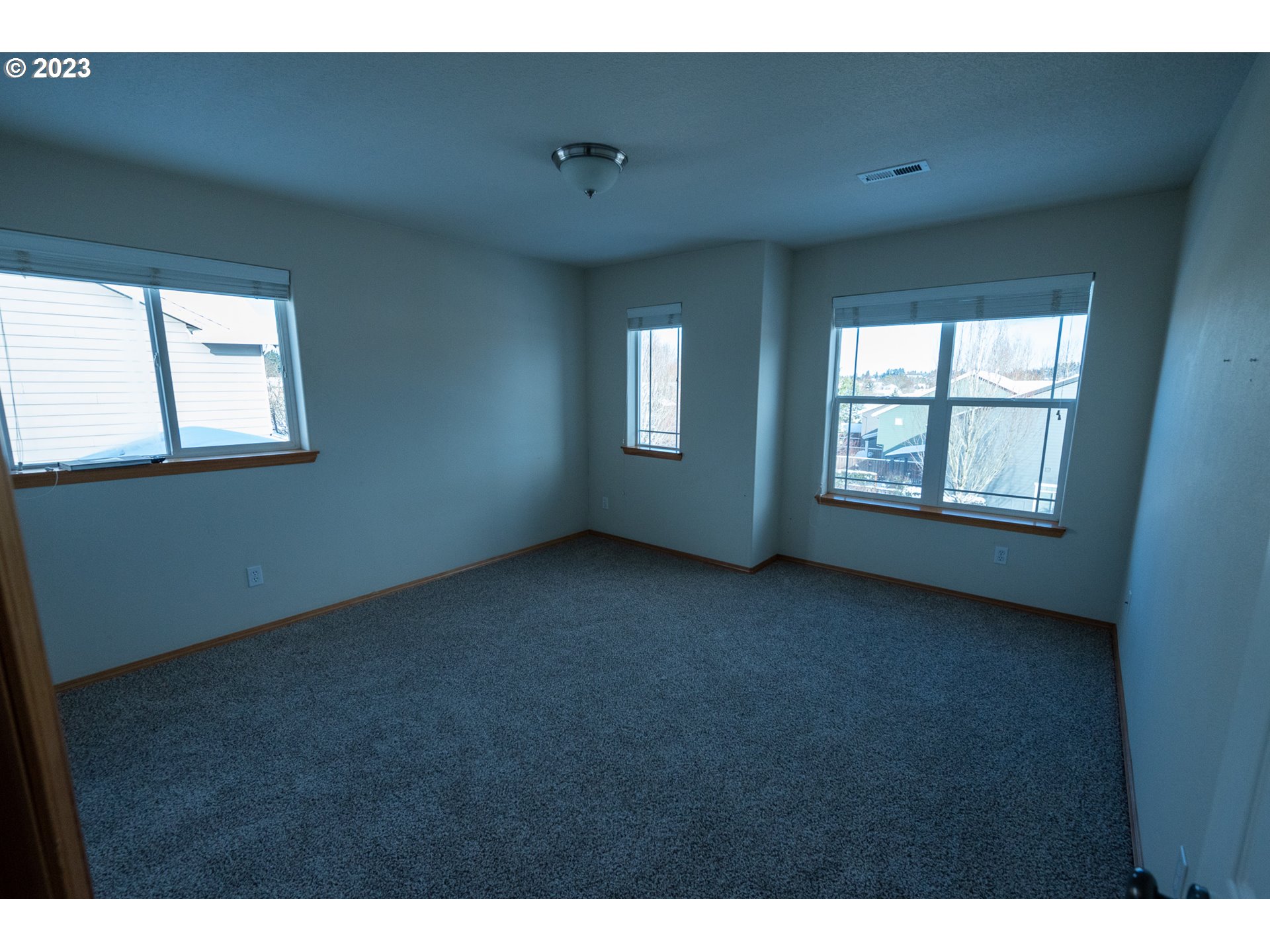 23891 Southwest Middleton Road Sherwood, OR 97140 - Photo 20 of 31 a view of empty room with windows