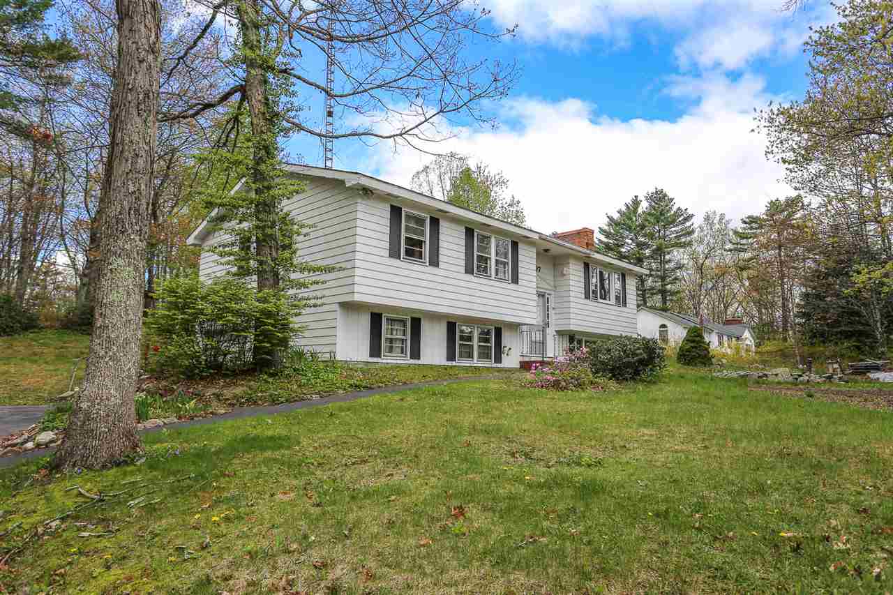 97 Old Derry Road Londonderry, NH 03053 - Photo 2 of 26