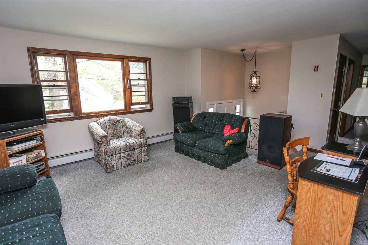 97 Old Derry Road Londonderry, NH 03053 - Photo 11 of 26