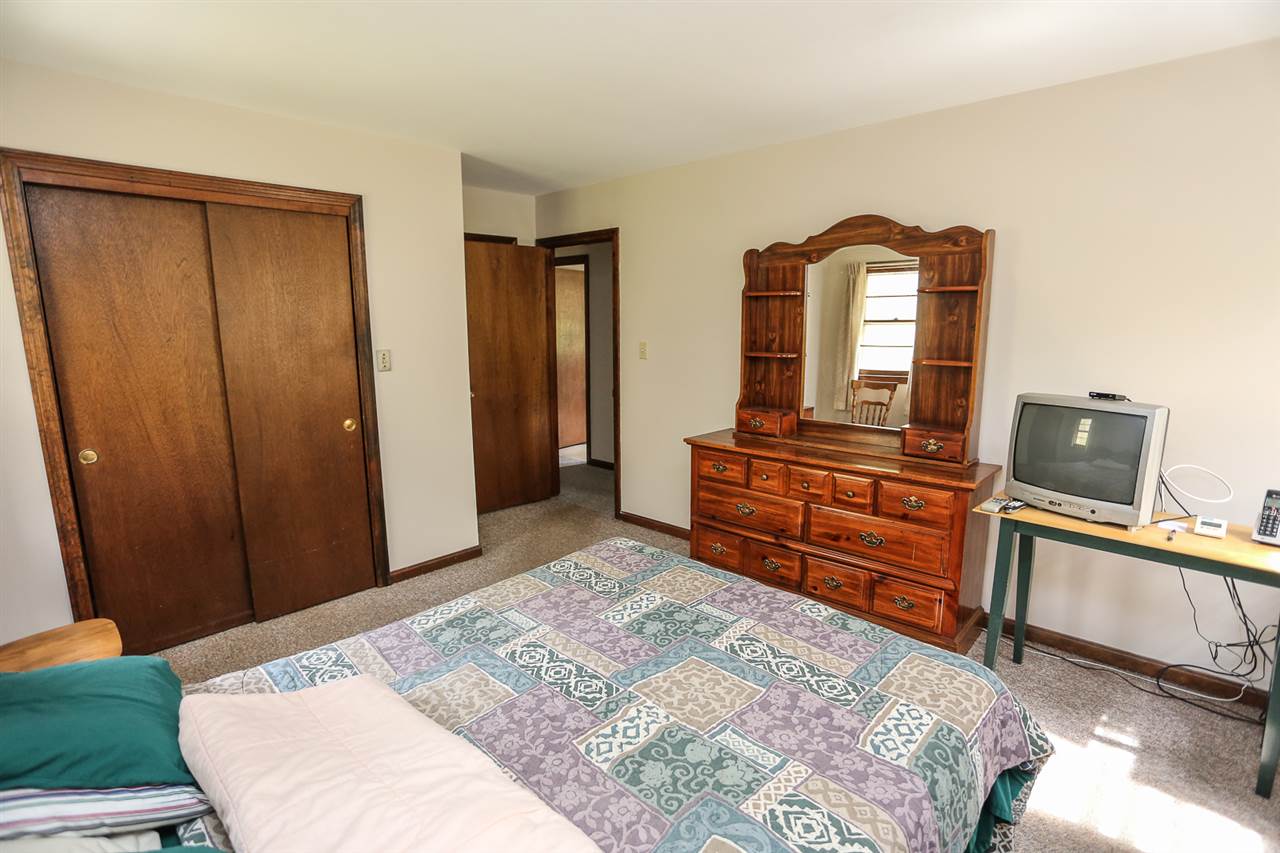 97 Old Derry Road Londonderry, NH 03053 - Photo 17 of 26