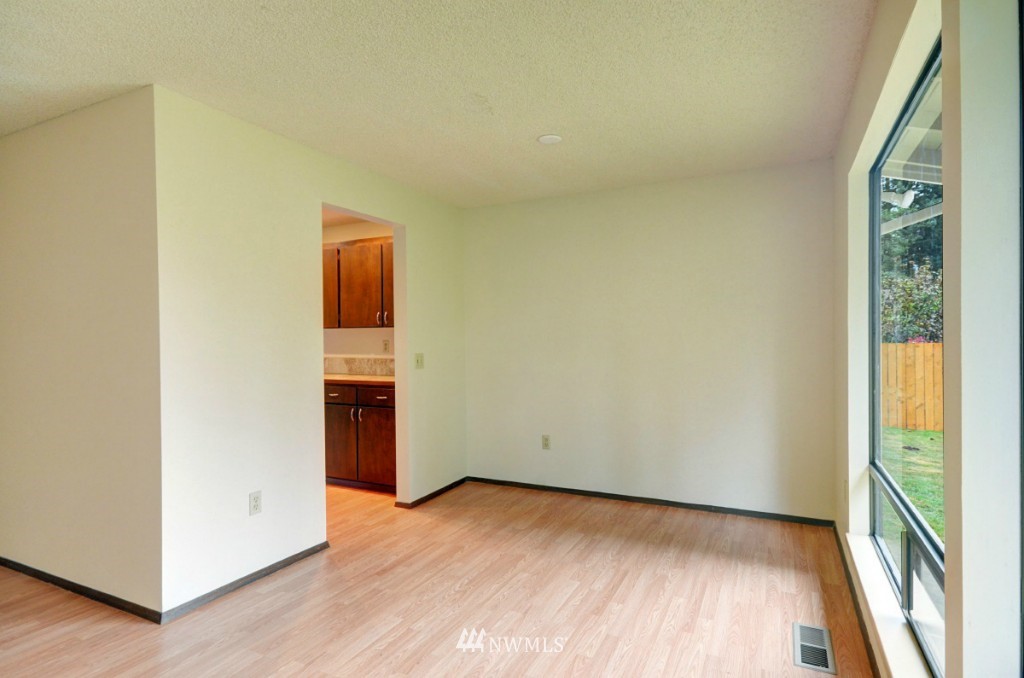 12720 Southeast 95th Place Renton, WA 98056 - Photo 12 of 25 Gallery Image 12