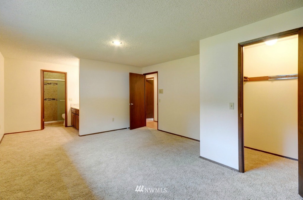 12720 Southeast 95th Place Renton, WA 98056 - Photo 15 of 25 Gallery Image 15