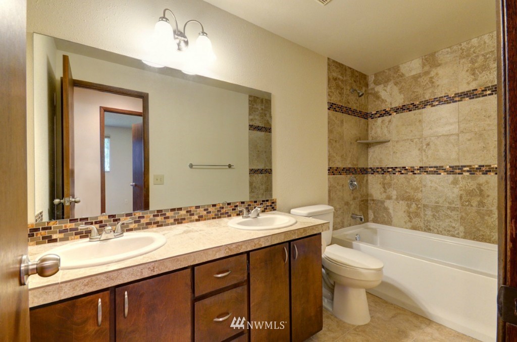 12720 Southeast 95th Place Renton, WA 98056 - Photo 18 of 25 Gallery Image 18