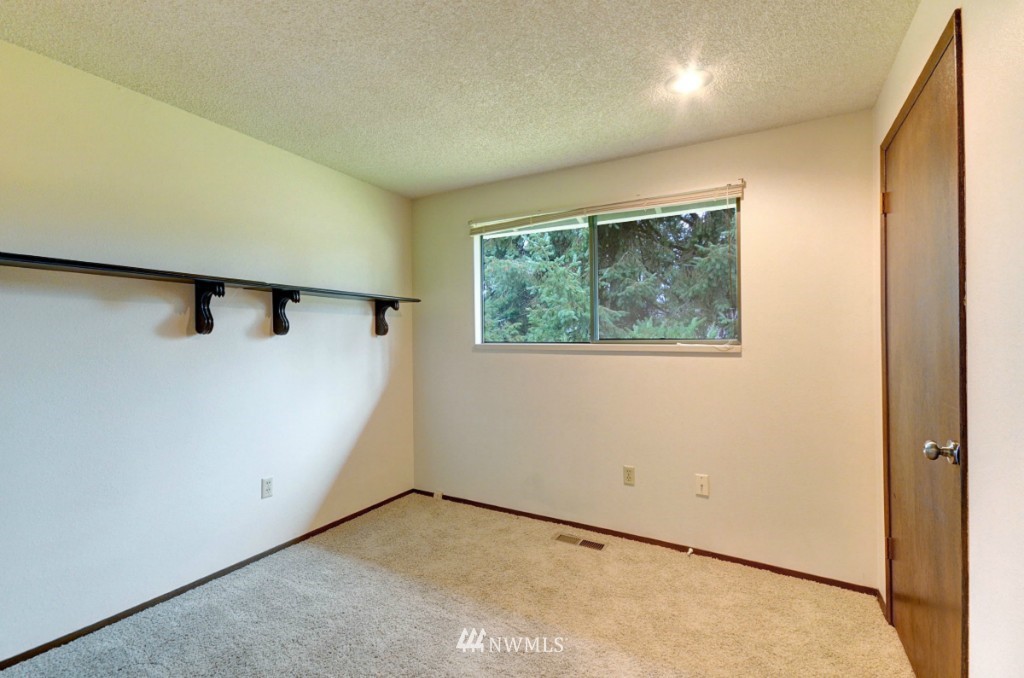 12720 Southeast 95th Place Renton, WA 98056 - Photo 20 of 25 Gallery Image 20