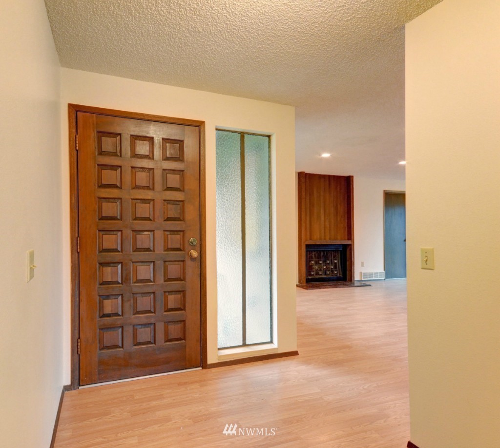 12720 Southeast 95th Place Renton, WA 98056 - Photo 3 of 25 Gallery Image 3