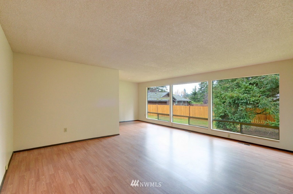 12720 Southeast 95th Place Renton, WA 98056 - Photo 6 of 25 Gallery Image 6