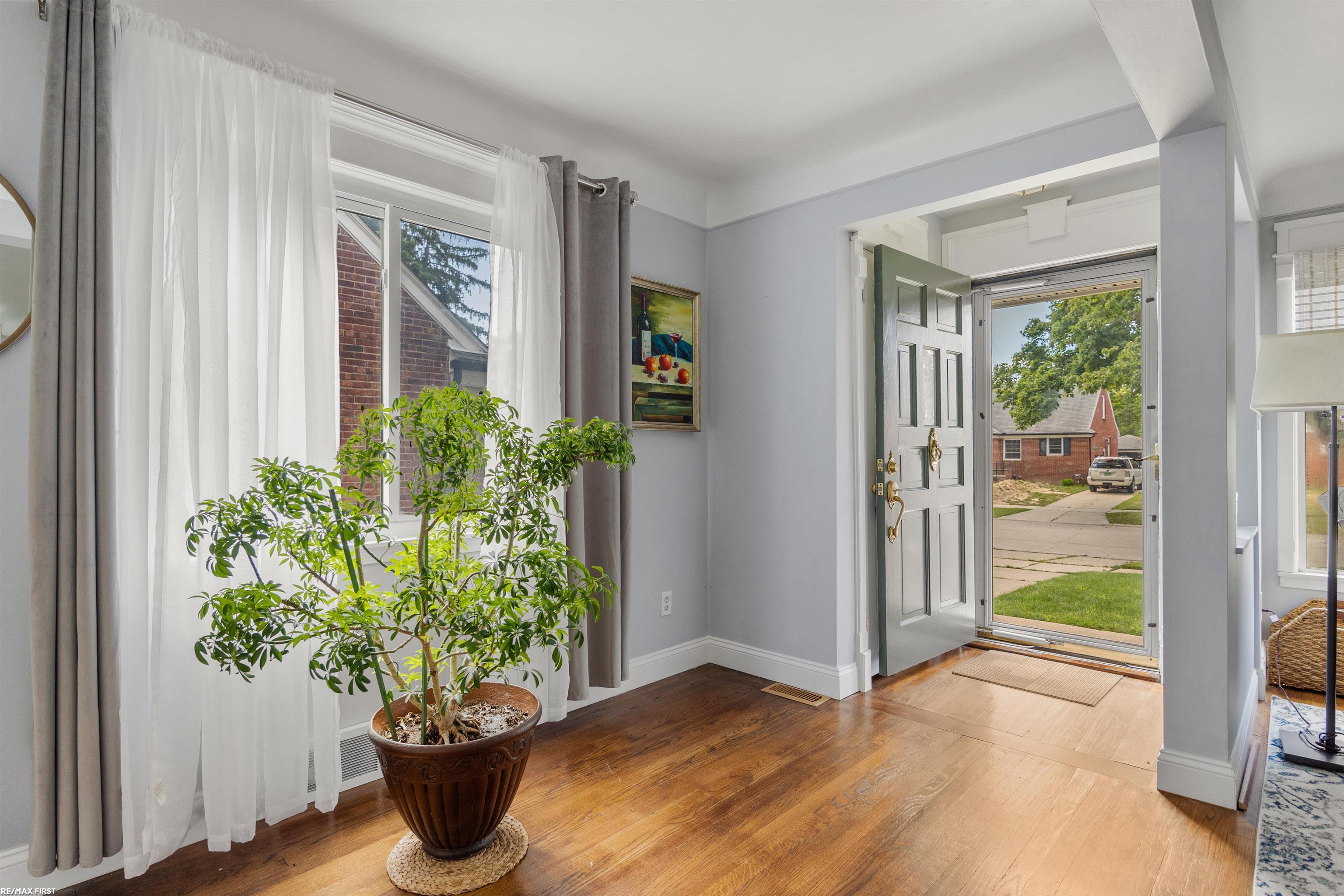 2685 Manchester Road Birmingham, MI 48009 - Photo 8 of 49 50084254-7.JPG
