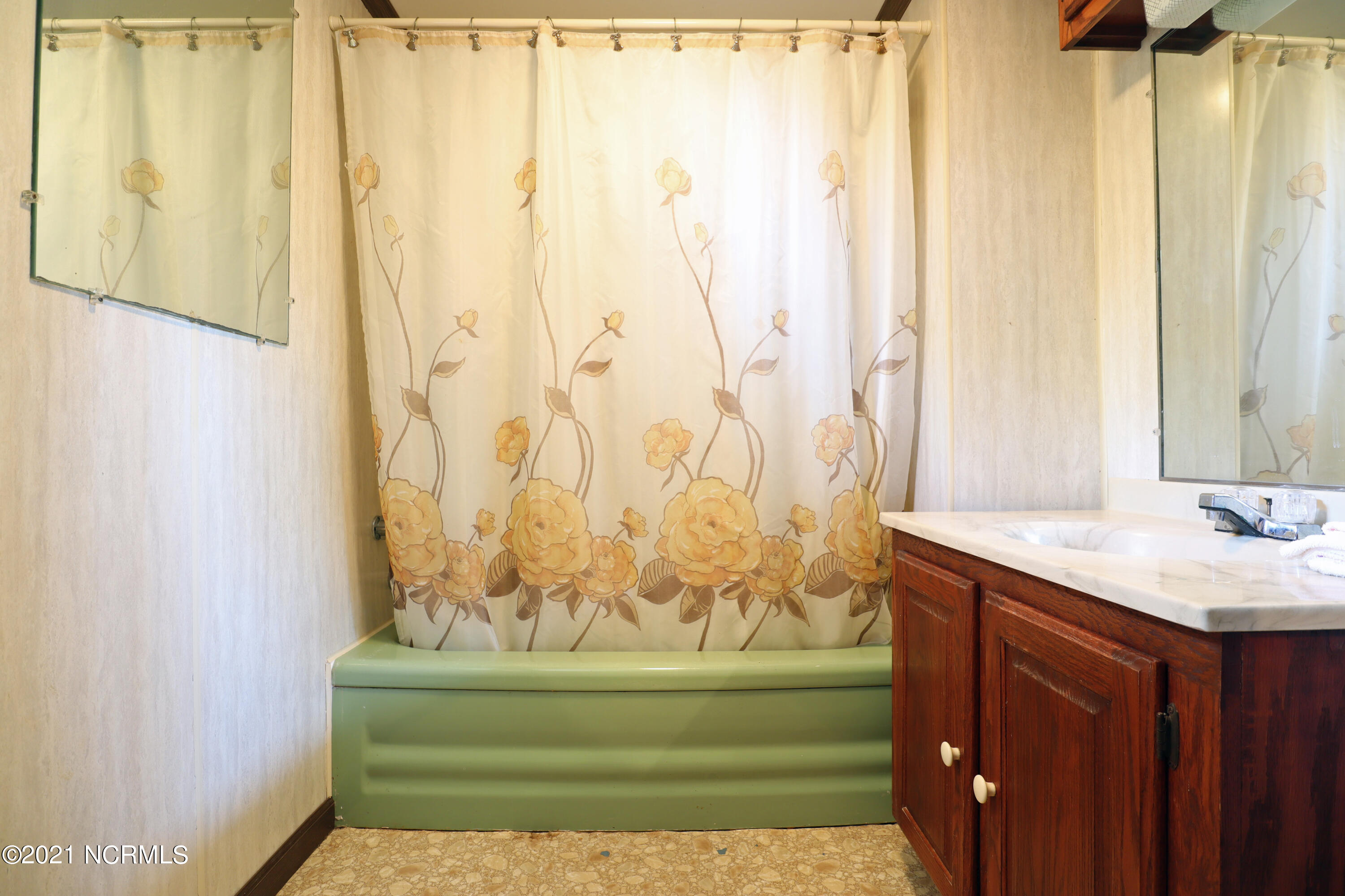 1635 Plank Road Robbins, NC 27325 - Photo 19 of 26 Bathroom