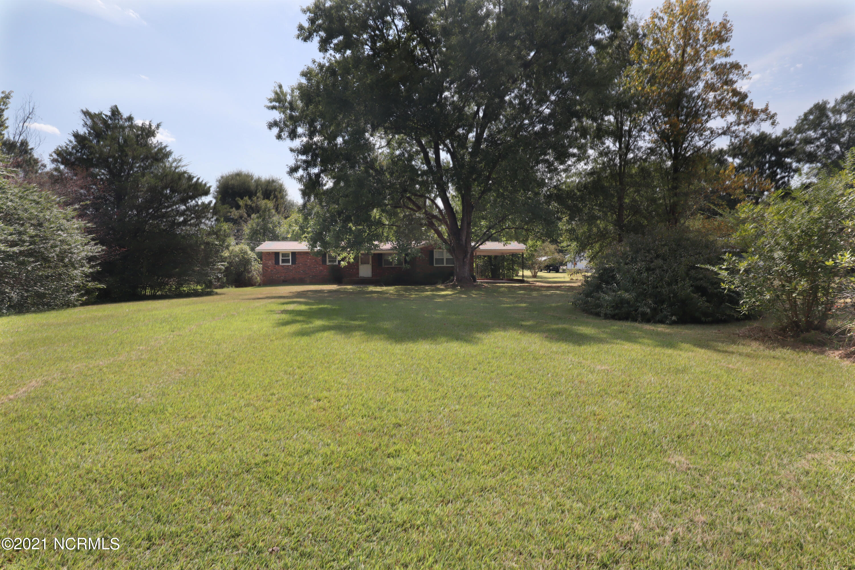 1635 Plank Road Robbins, NC 27325 - Photo 2 of 26 Front from road