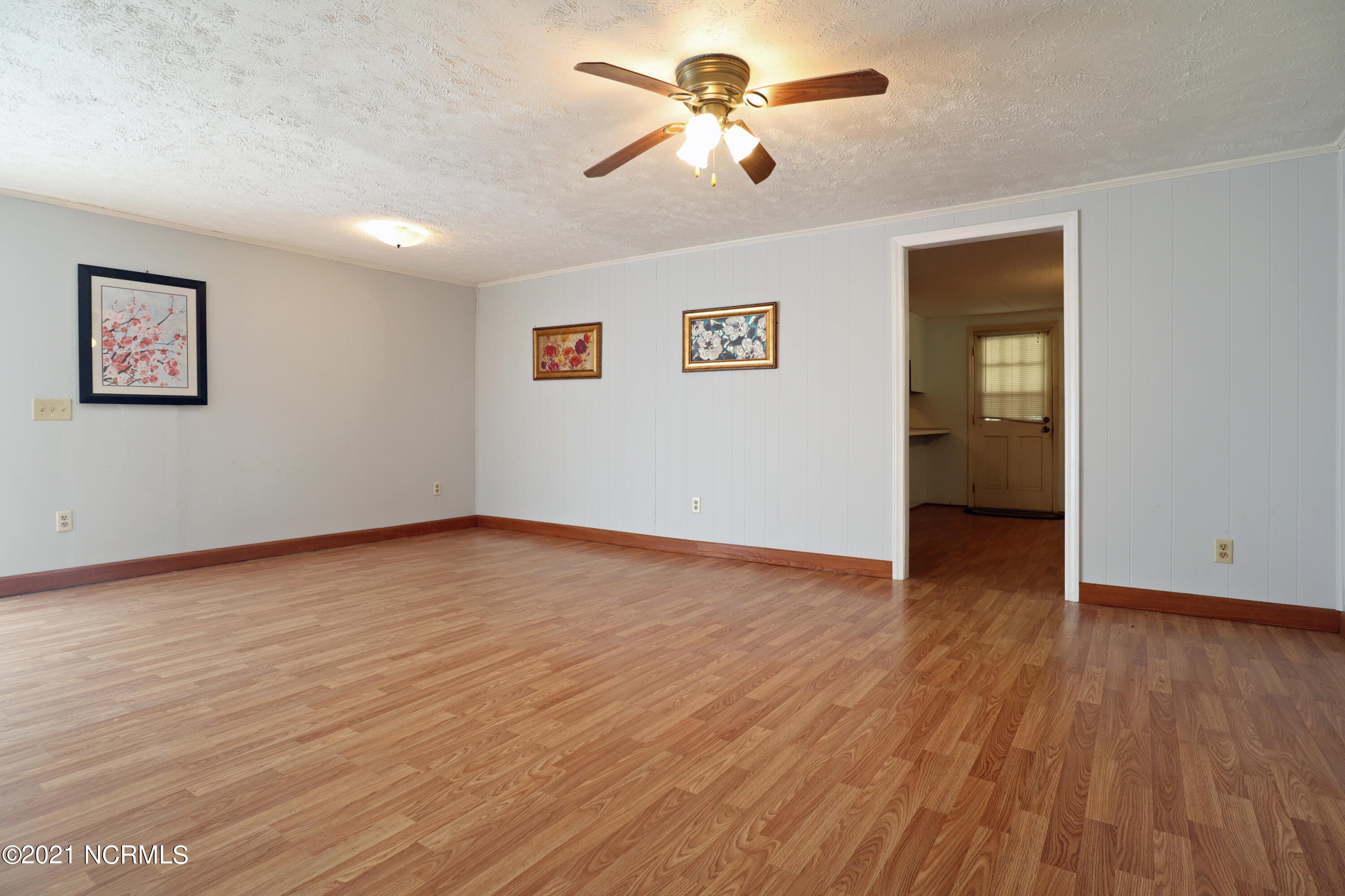 1635 Plank Road Robbins, NC 27325 - Photo 7 of 26 living room 2