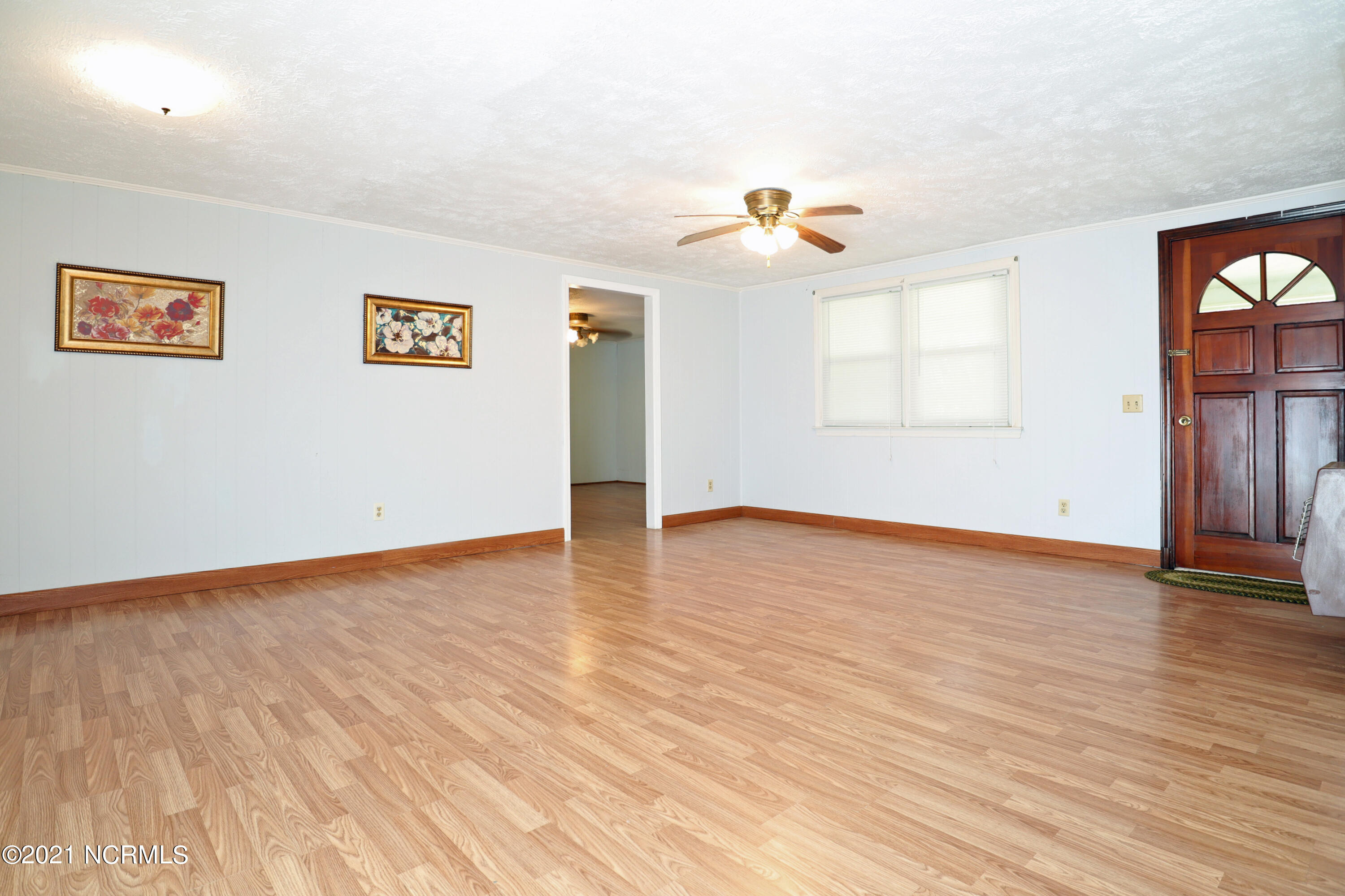 1635 Plank Road Robbins, NC 27325 - Photo 8 of 26 living room 3