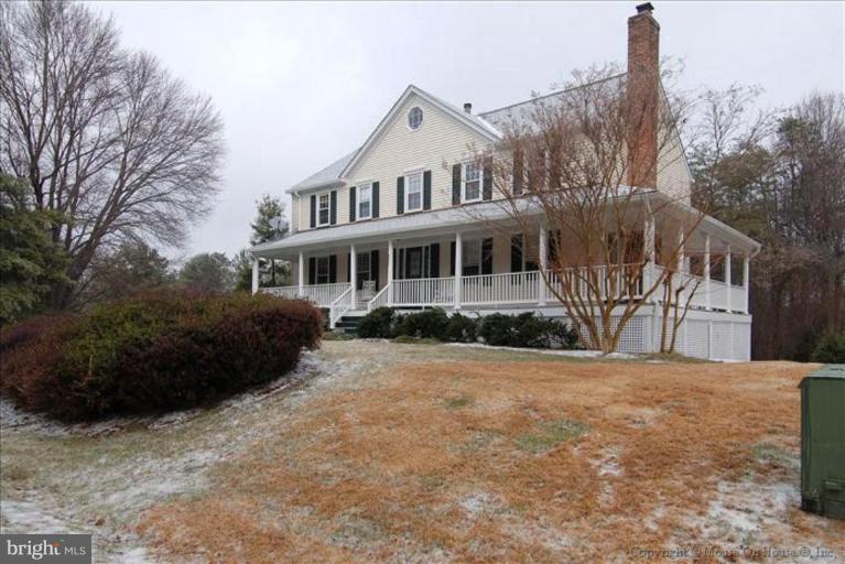 2827 Rifle Ridge Road Oakton, VA 22124 - Photo 2 of 27 Exterior (Rear)