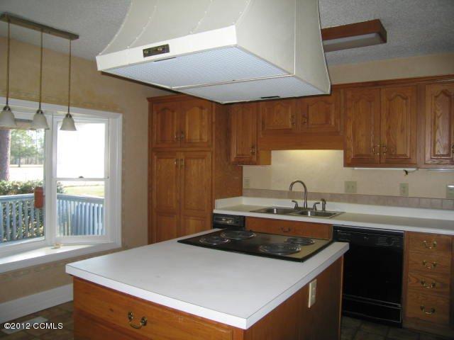 208 Snead Road New Bern, NC 28560 - Photo 5 of 14 Kitchen