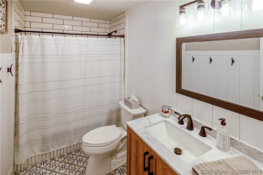 68 Lighthouse Road, Unit 121 Lake Ozark, MO 65049 - Photo 24 of 30 Bathroom.