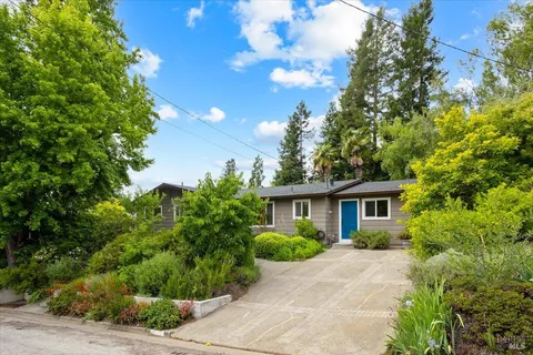 $1,375,000 | 7960 Bella Vista Drive, Sebastopol, CA 95472