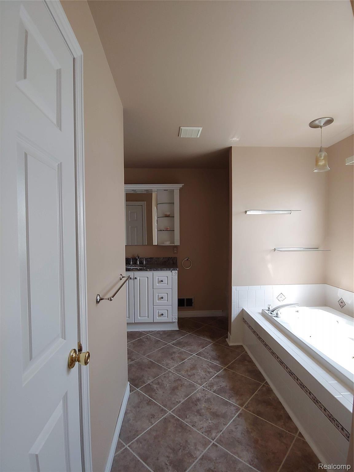 554 Mayer Road Columbus, MI 48063 - Photo 13 of 30 20190514_143634.jpg