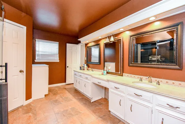 $2,700 | 1814 Corral Drive, Houston, TX 77090