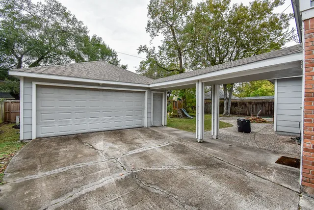 $2,700 | 1814 Corral Drive, Houston, TX 77090