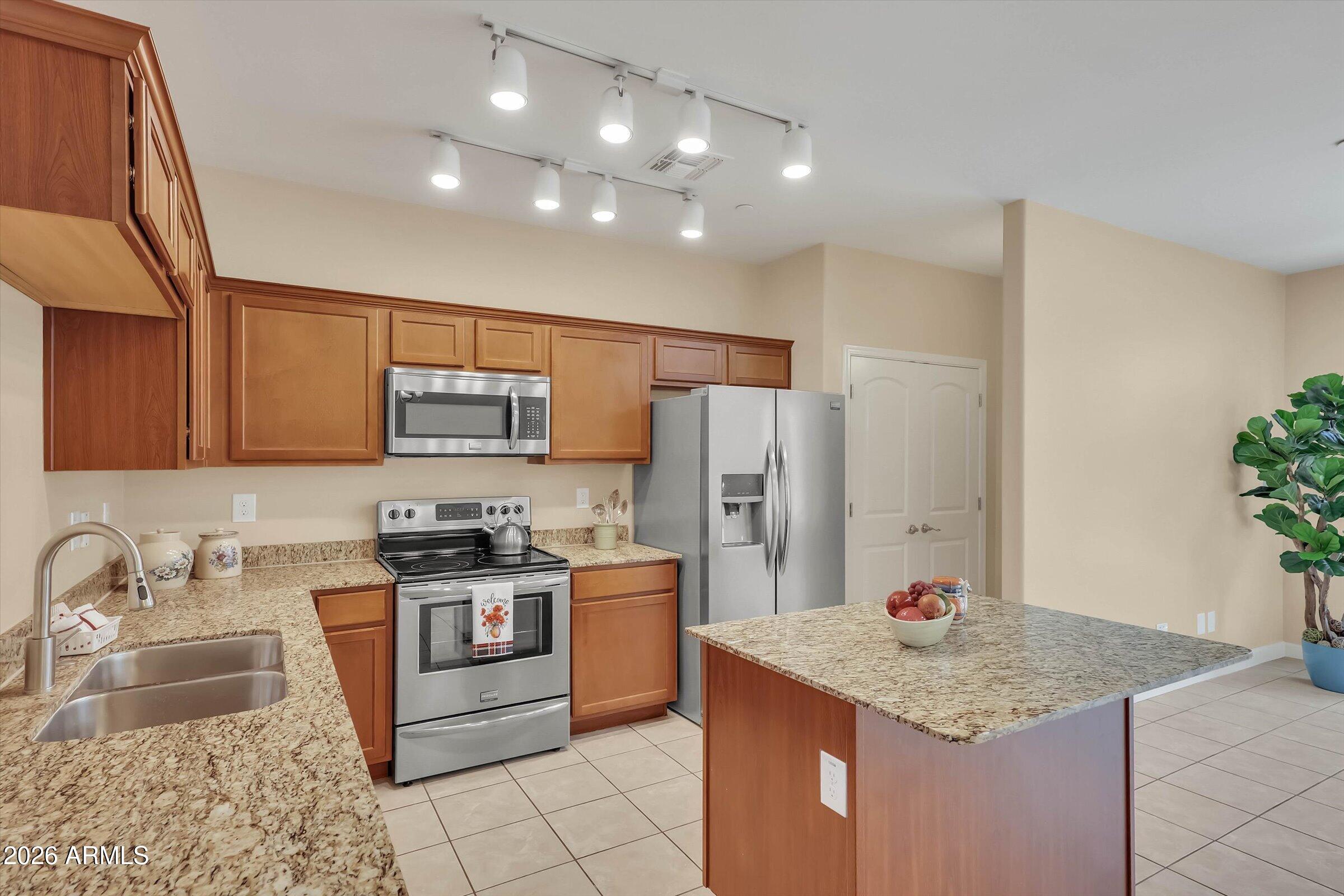 2150 West Alameda Road, Unit 1366 Phoenix, AZ 85085 - Photo 10 of 27 10-2150 W Alameda Road Unit 1366-20
