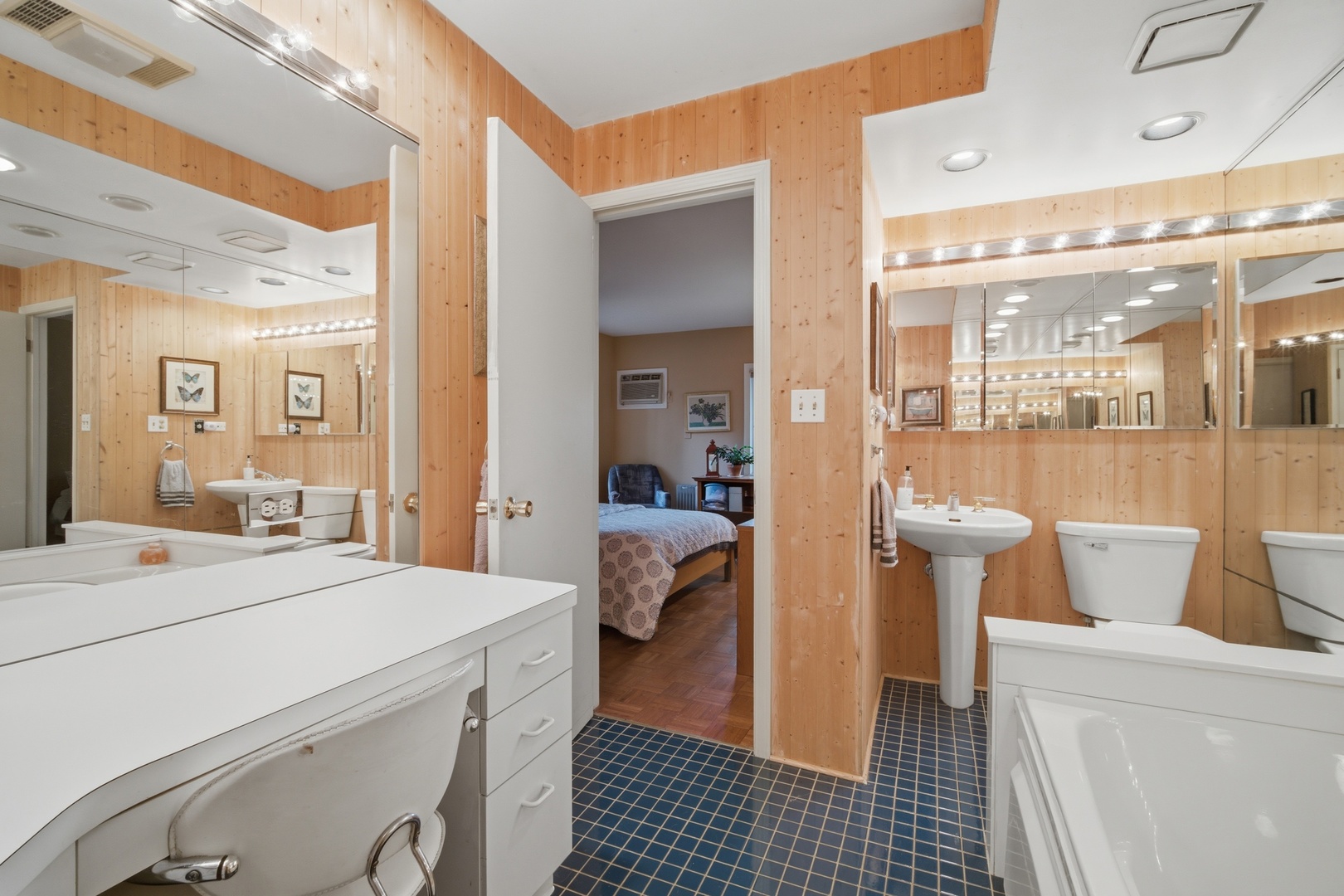 904 Glendale Road Glenview, IL 60025 - Photo 12 of 25