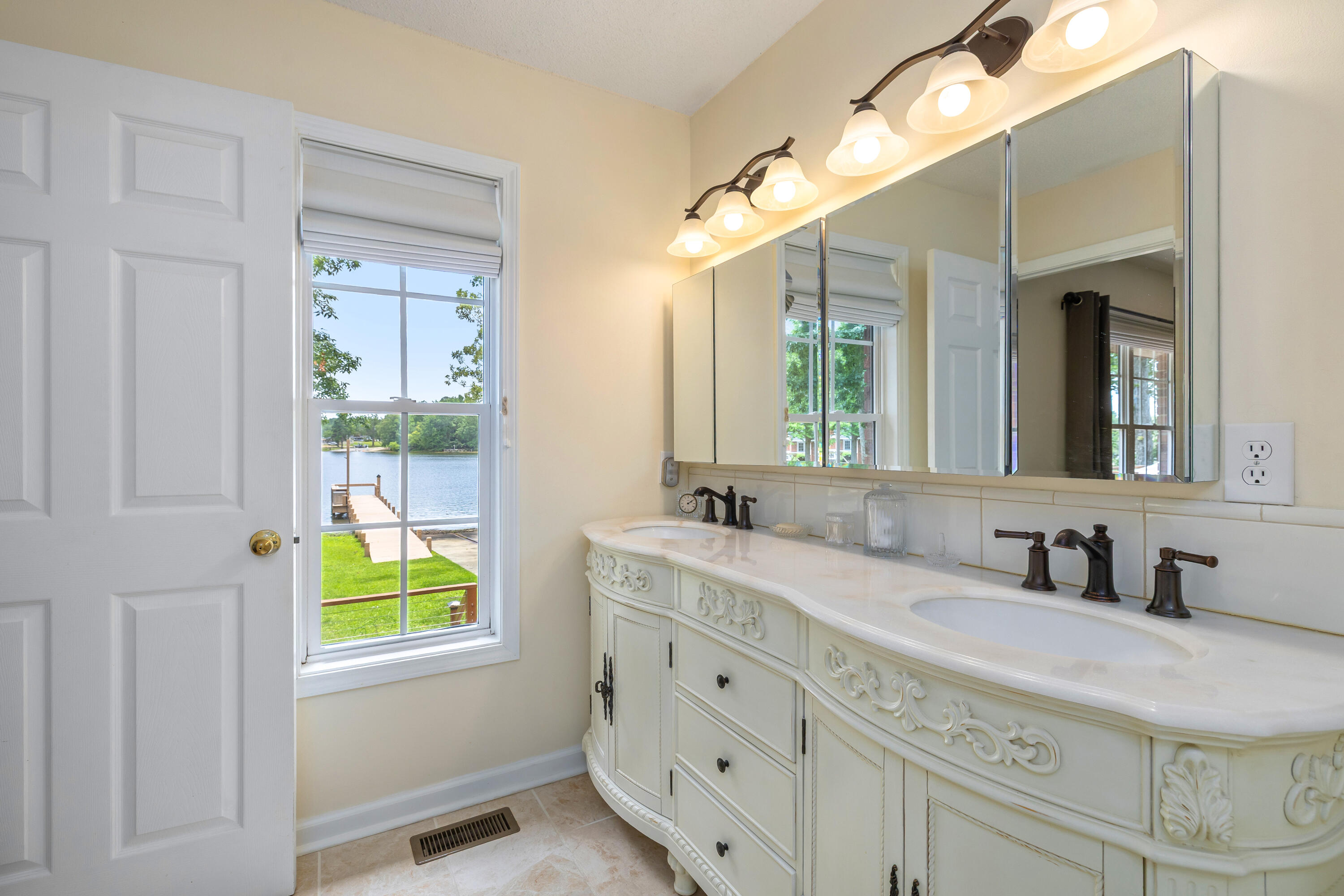 13 Ridge Lake Drive Manning, SC 29102 - Photo 24 of 40 En Suite Primary Bathroom with Lake View