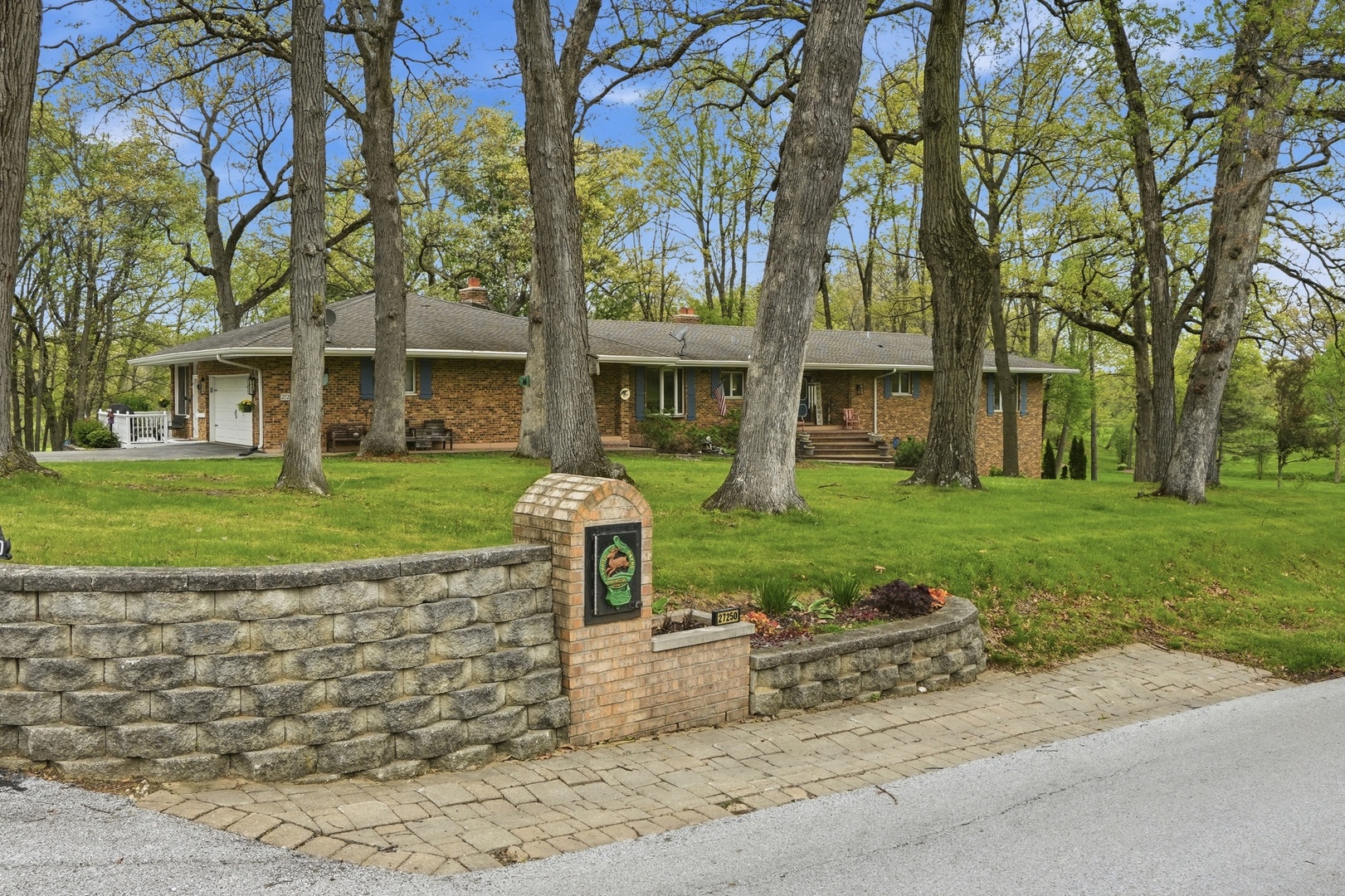 27250 Dutton Road Beecher, IL 60401 - Photo 2 of 44