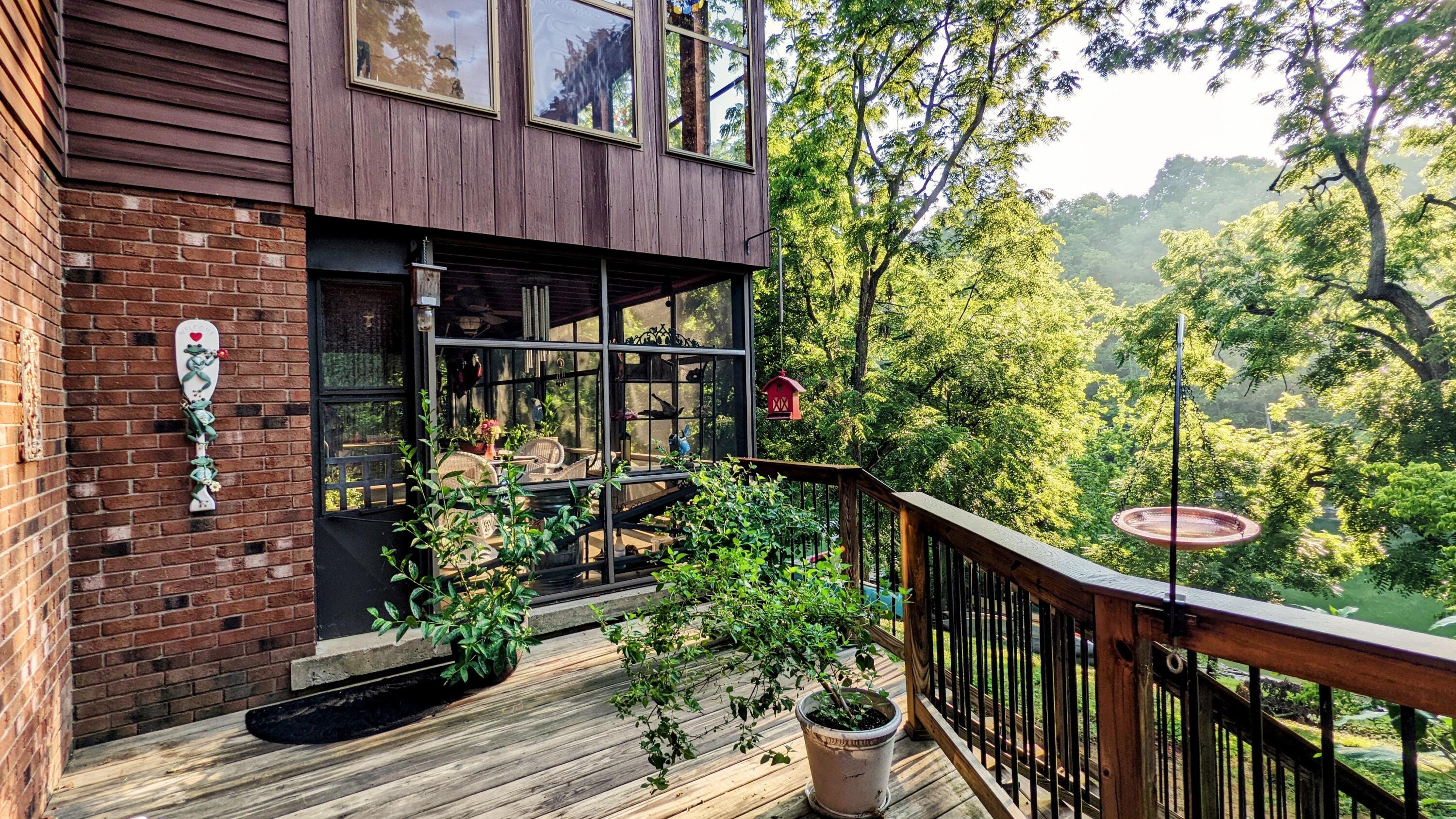1122 Taylor Road Danville, KY 40422 - Photo 41 of 46 1122 Rear deck