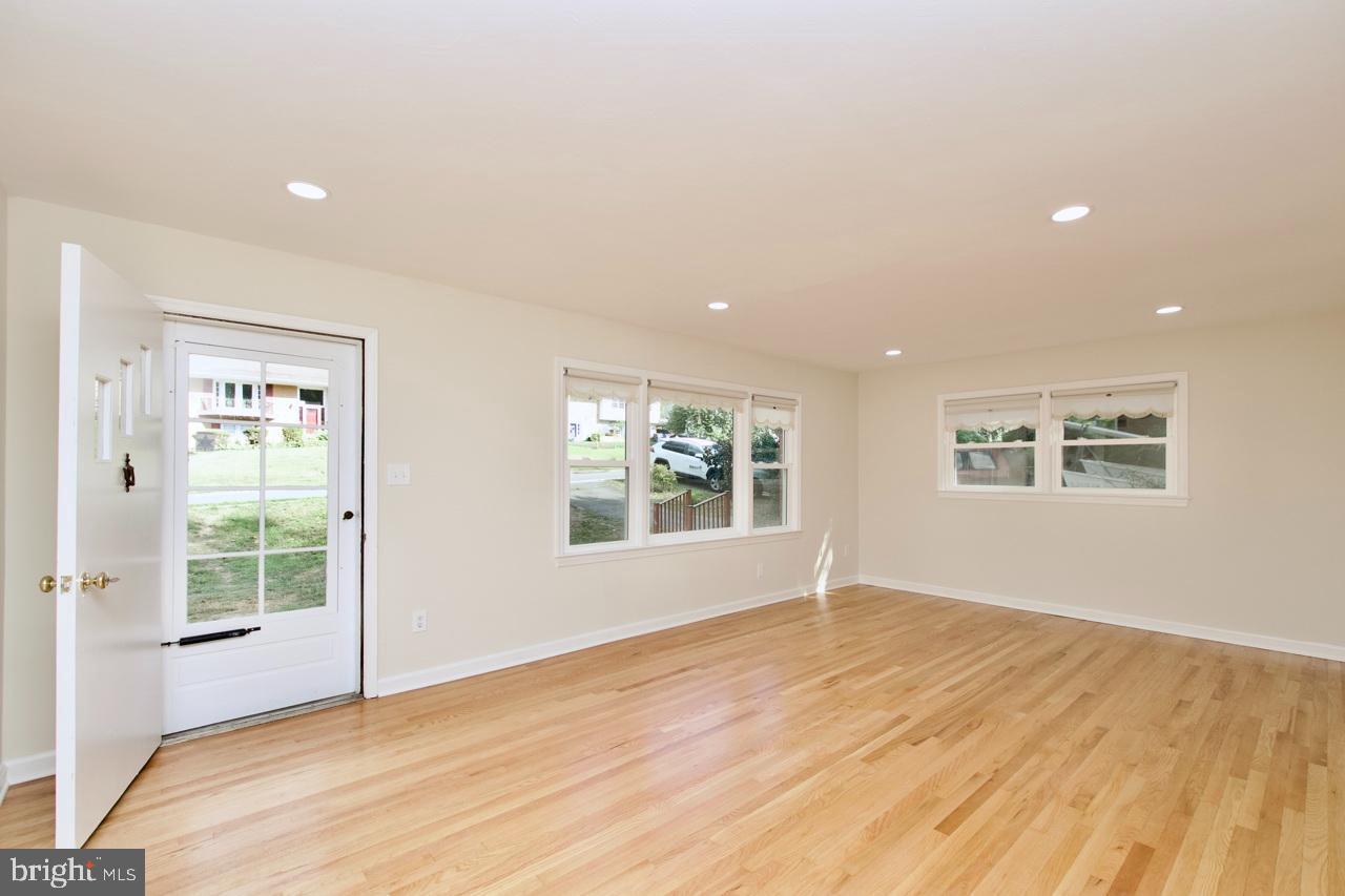 5708 Norton Road Alexandria, VA 22303 - Photo 8 of 49 Bright and airy entryway with natural light.