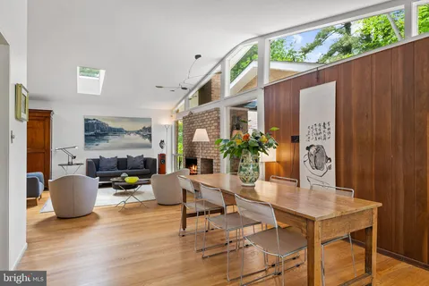 $1,540,000 | 8034 Park Overlook Drive, Bethesda, MD 20817