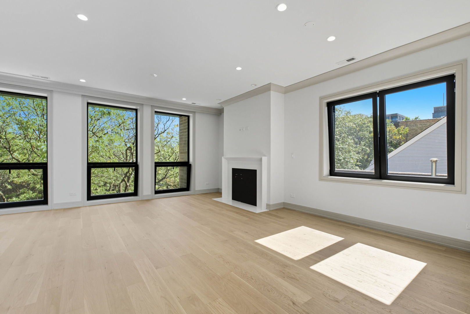 1646 North Orchard Street, Unit PHS Chicago, IL 60614 - Photo 15 of 33