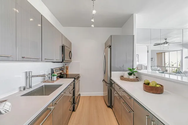 $889,000 | 1700 Civic Center Drive, Unit 707, Santa Clara, CA 95050